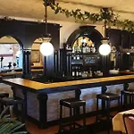 拉丰塔纳酒店 酒店 *
